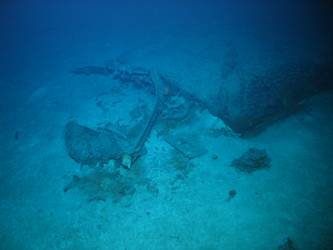 Unidentified steel plate wreckage on seabed